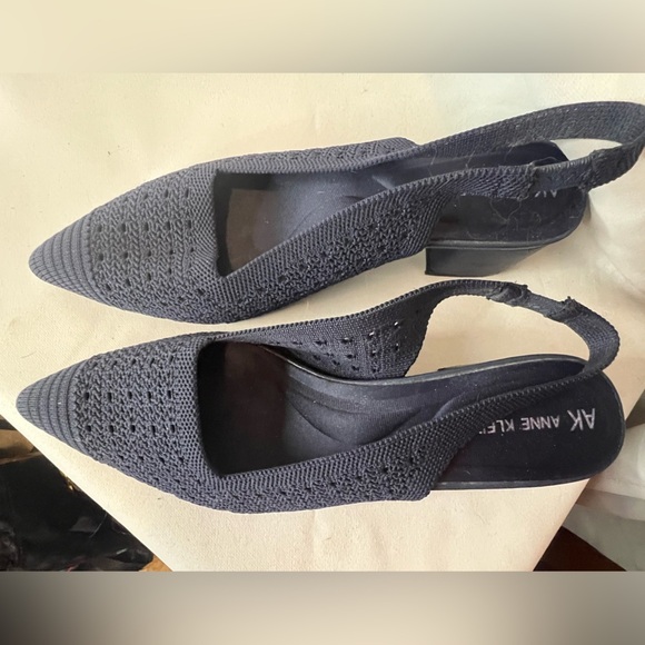 Anne Klein Women's Navy Slingback Shoes Size 7 - Picture 2 of 6